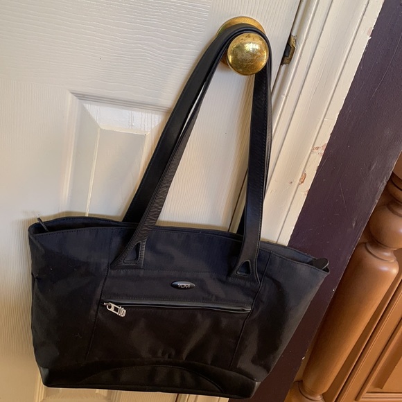 Tumi Tote like New - Picture 12 of 12